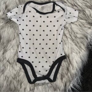 Amazon Essentials Starry Bodysuit